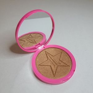Dark horse highlighter